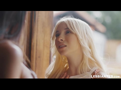 ❤️ Qiz bir necha oydan keyin uyga keladi va o'gay onasining mushukini yeydi ❤❌ Anal pornoda bizda ❌❤