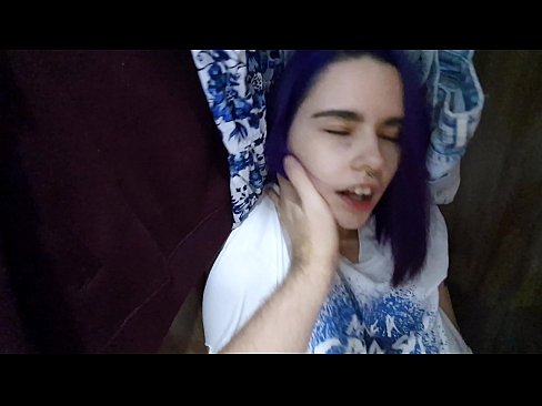 ❤️ Shkafda mening singlimni topib, unga yordam berdi ❤❌ Anal pornoda bizda ❌❤